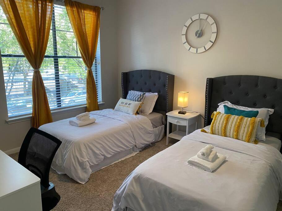 Your Warm Spacious Unit With Pool - Medical Center Houston Exterior foto